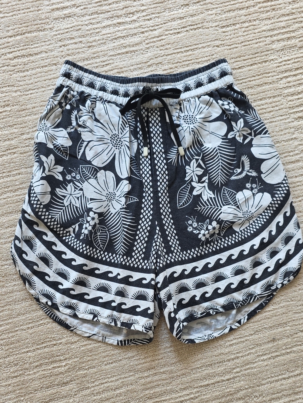 Farm Rio Black & White Floral Women’s Elastic-Waist Shorts